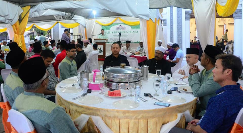 gambar 1 6